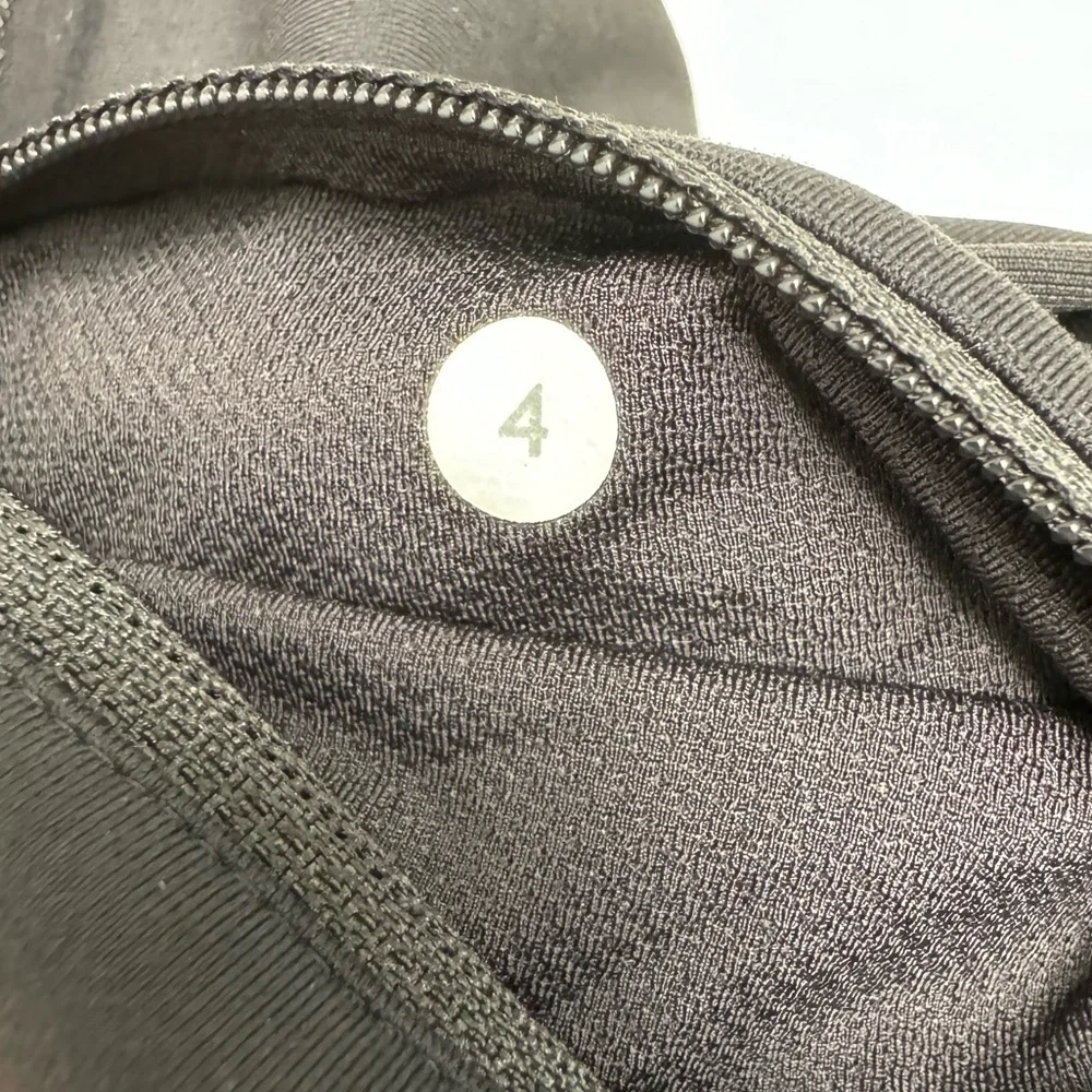 Lululemon Pace Rival Crop Leggings‎ in Black, Size 4